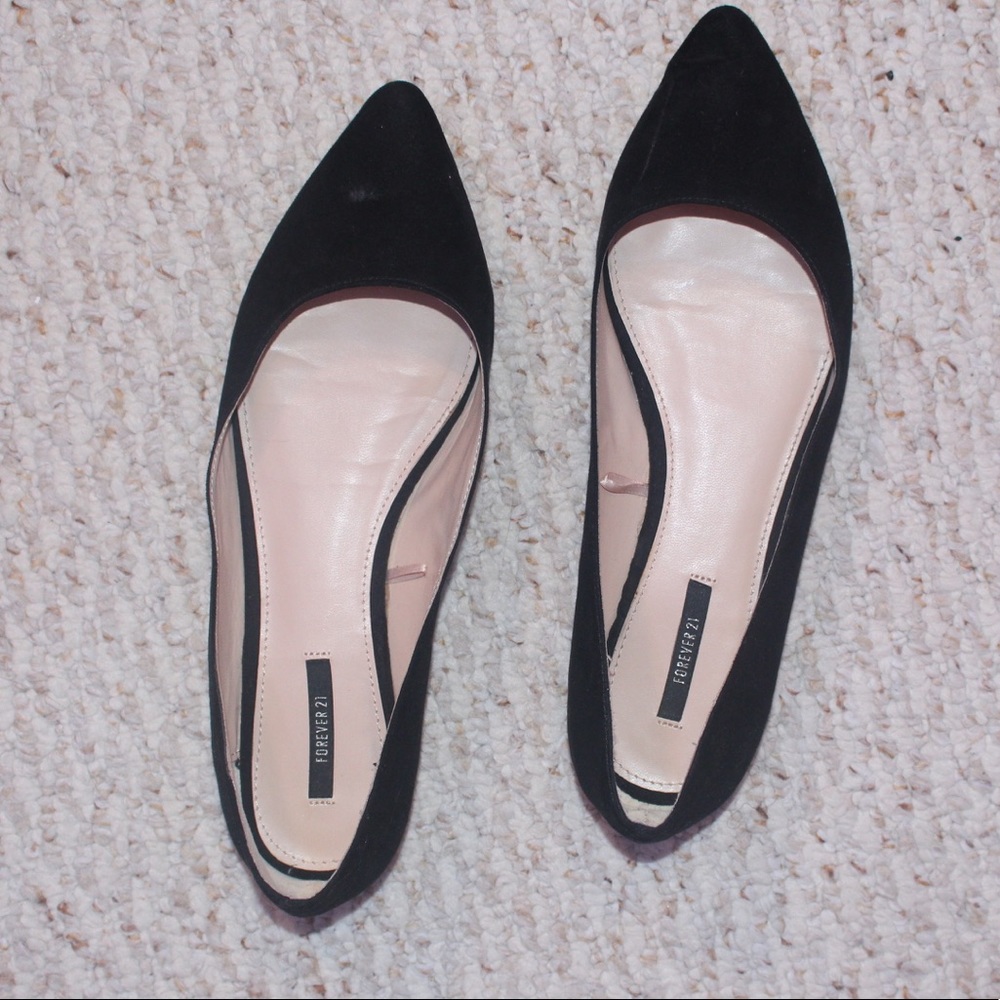 POINTED TOE FLATS